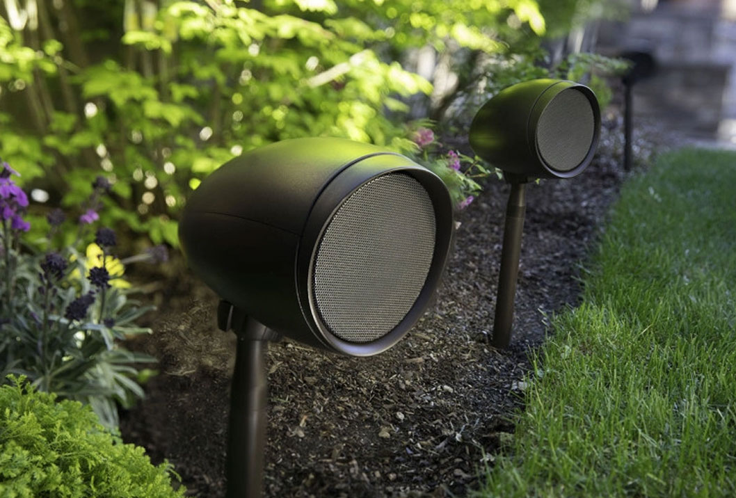 Zomerse geluidsbeleving: Ontdek outdoor luidsprekers