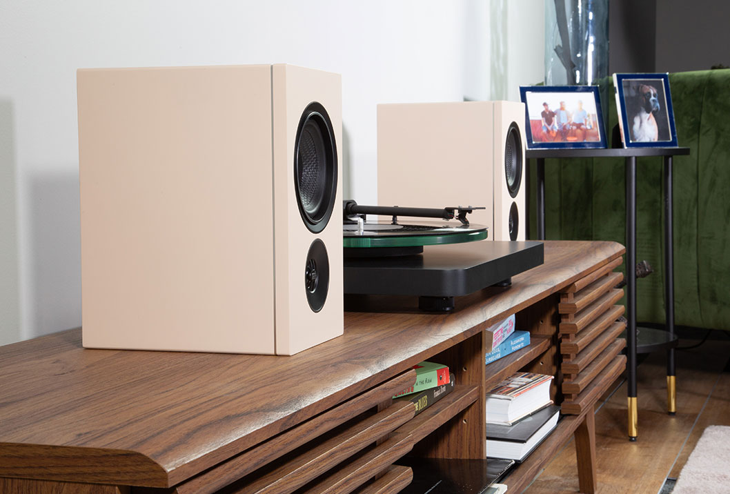 PSB introduceert de nieuwe iQ1 en iQ2